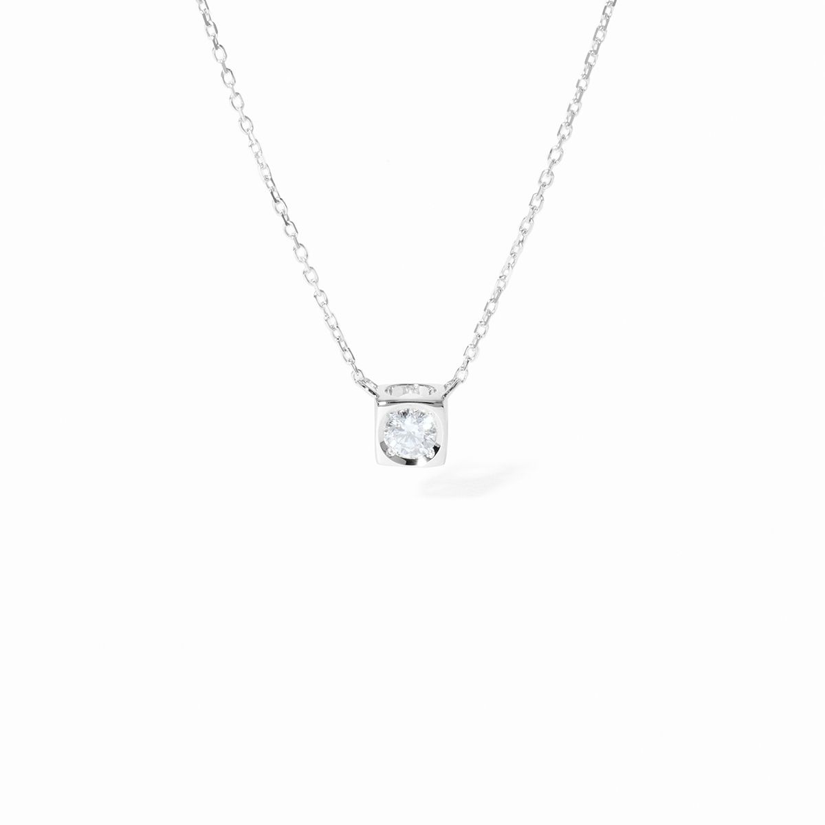 Collier Le Cube diamant moyen modèle