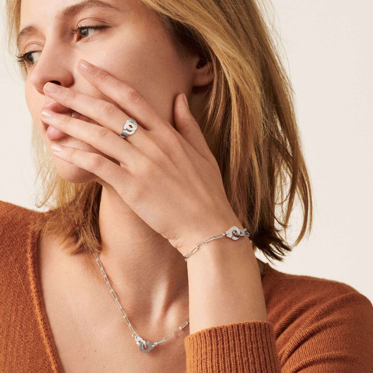 Menottes dinh van R10 necklace 